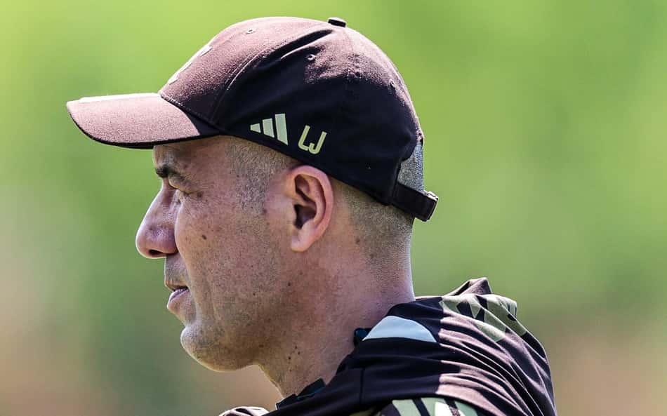 Com mudanças, Jardim define escalação do Flamengo para enfrentar o Vitória