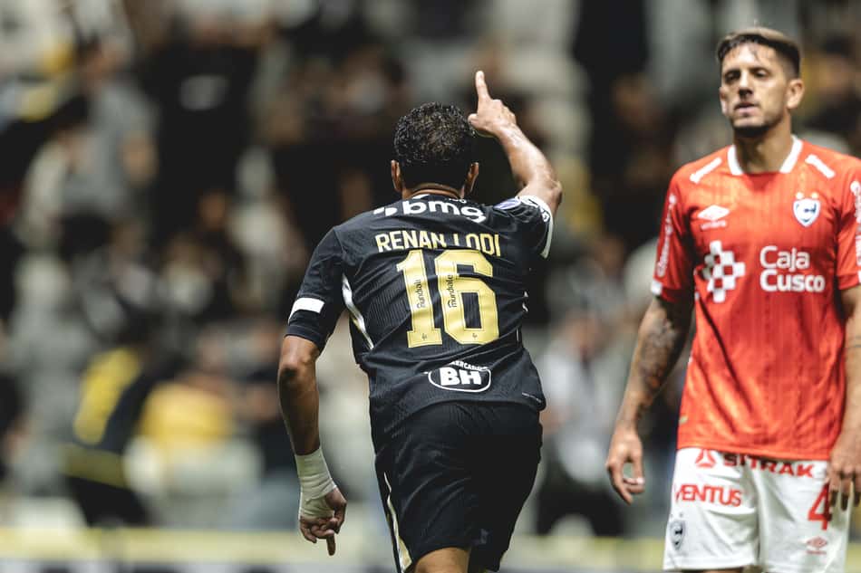 Lodi comemora gol marcado em Atlético x Cienciano (Foto: Pedro Souza / Atlético)