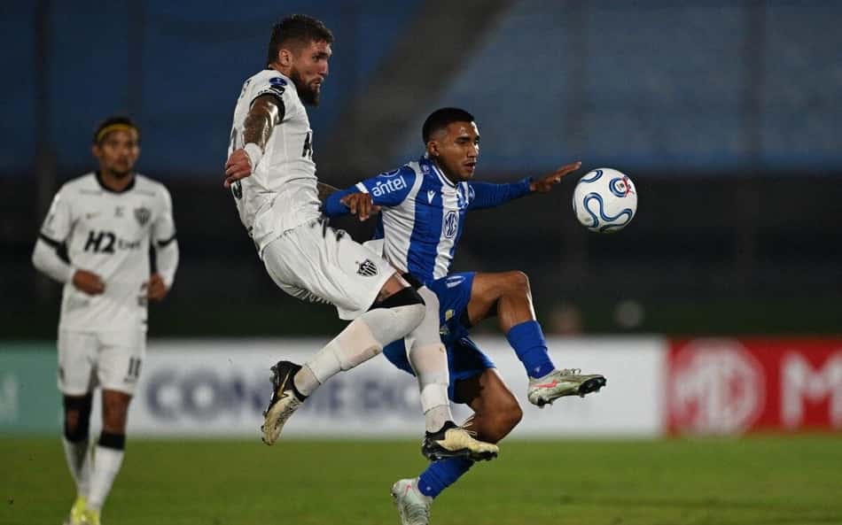 Análise: Erros crônicos ficam explícitos e Atlético paga caro na Sul-Americana