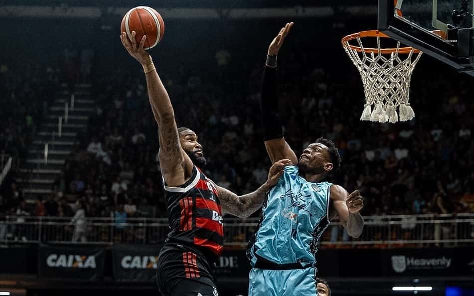 Veja os lances da vitória do Brasília sobre o Flamengo nas quartas do NBB