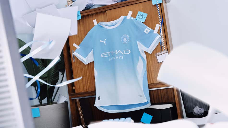 Manchester City anuncia camisa para a próxima temporada