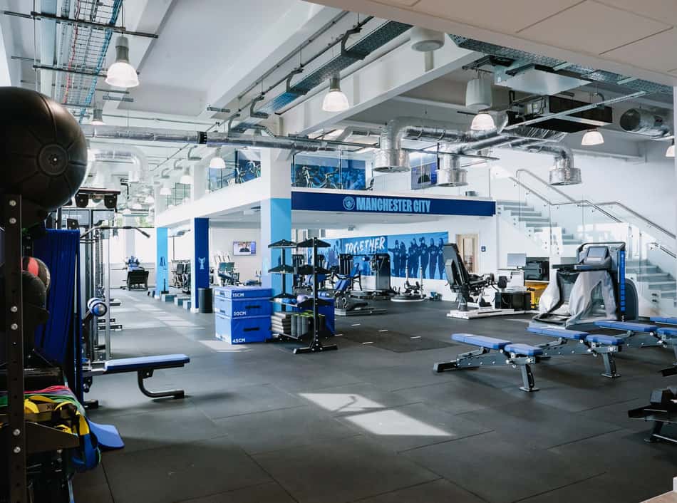 Academia do novo centro de treinamento do Manchester City para a equipe feminina.