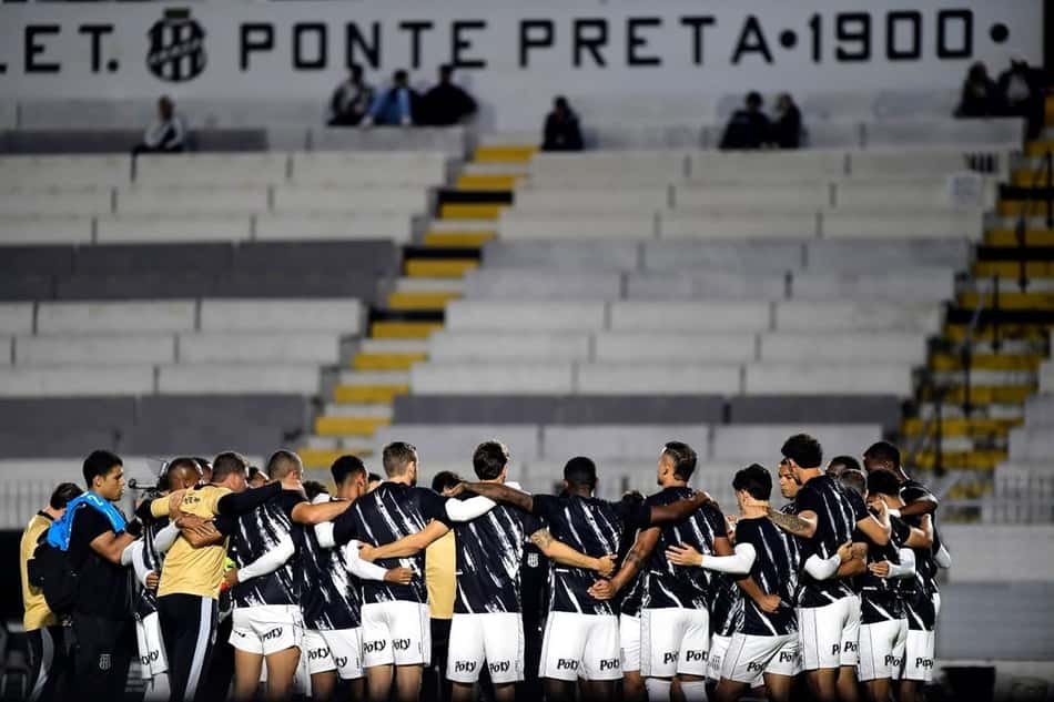 Ponte Preta luta contra o rebaixamento na Série B 2026 (Foto: Marcos Ribolli-PontePress)