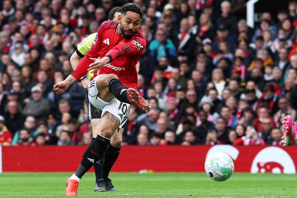 Matheus Cunha em ação pelo Manchester United (Foto: Darren Staples/AFP)