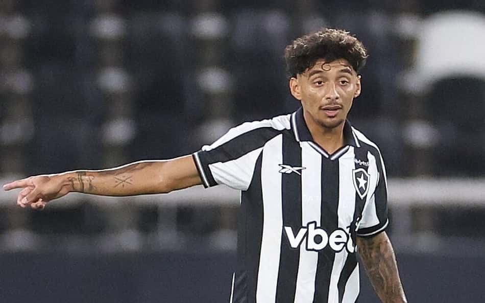 Medina se destaca e vira 'coadjuvante de luxo' no Botafogo