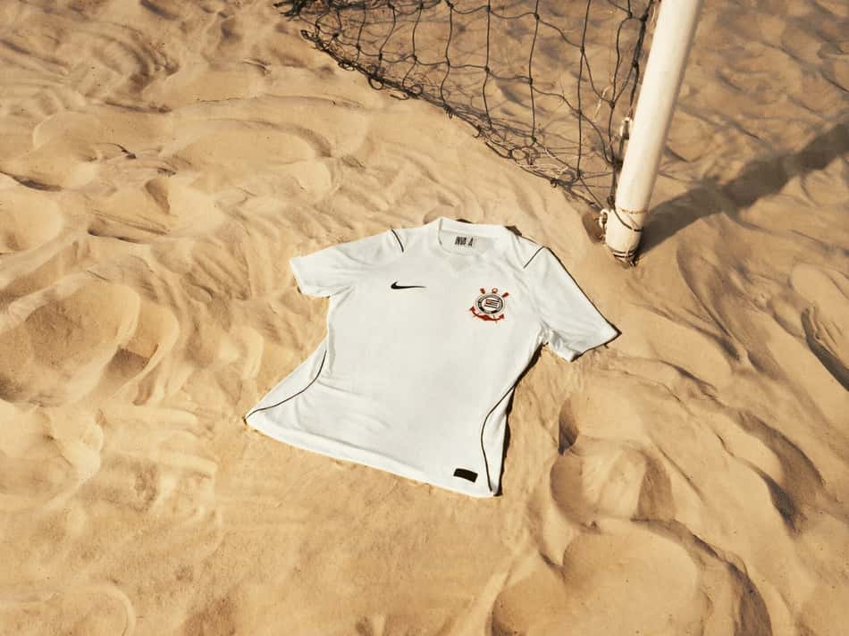 Corinthians lançou os novos uniformes da temporada (Foto: Divulgação)