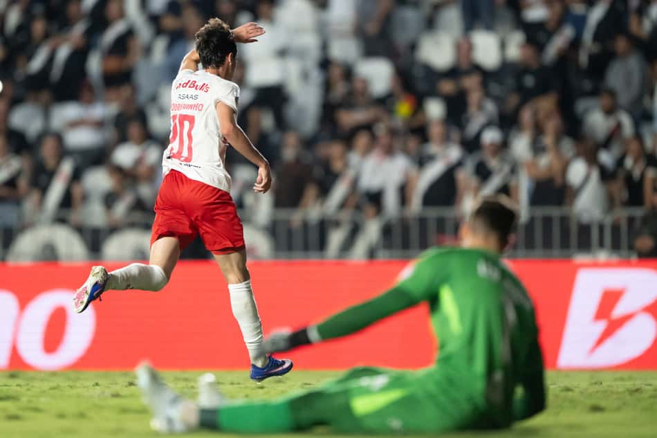 O Bragantino não encontrou dificuldades para vencer o Vasco em São Januário