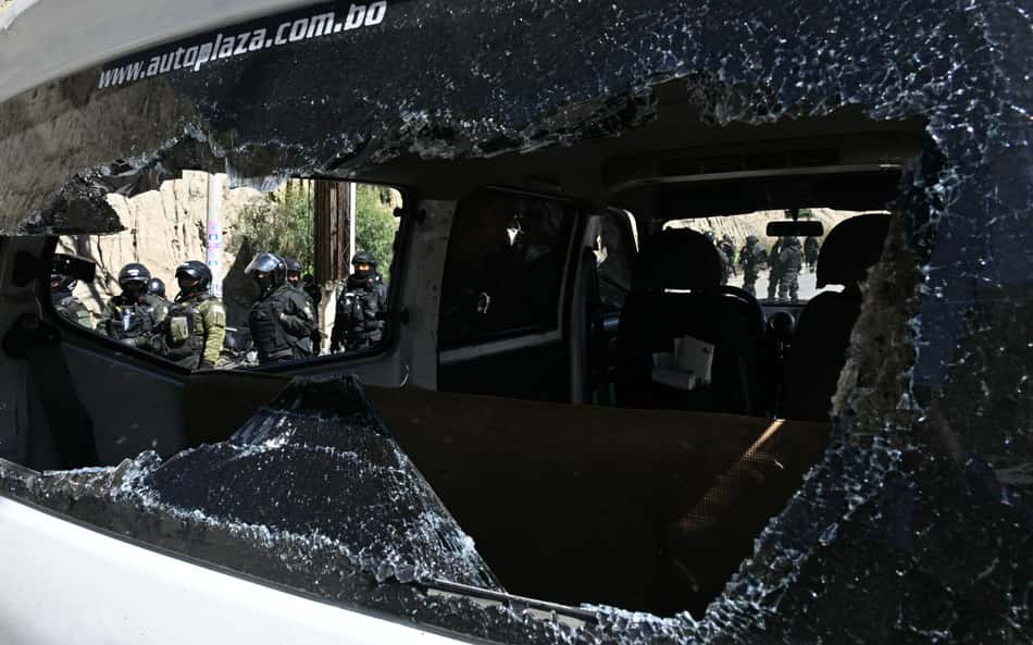 Onda de violência na Bolívia causa alteração em jogo do Botafogo pela Sula