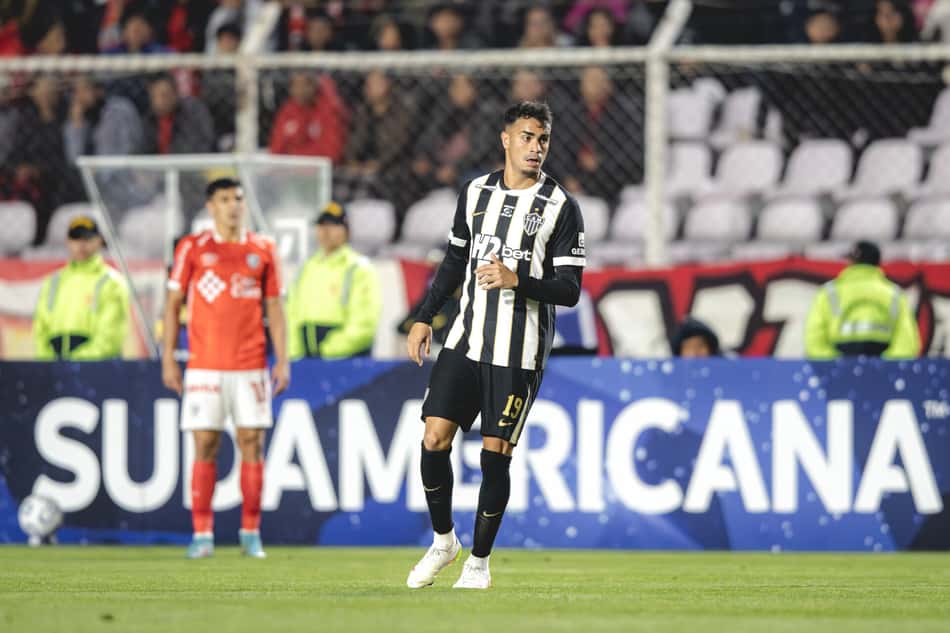 Reinier em Cienciano x Atlético na Sul-Americana (Foto: Pedro Souza / Atlético)