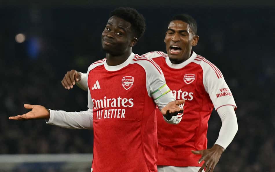 Saka chega em sua melhor forma para confronto contra o Atlético de Madrid