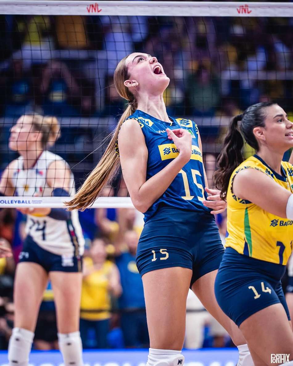 Helena pela Seleção Brasileira na primeira semana da VNL 2025 (Foto: Reprodução/ Instagram)
