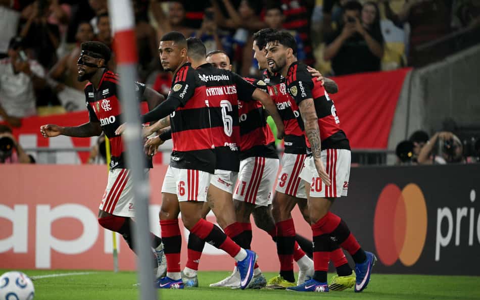 Veja os gols de Bruno Henrique e Paquetá na vitória do Flamengo sobre o Cusco