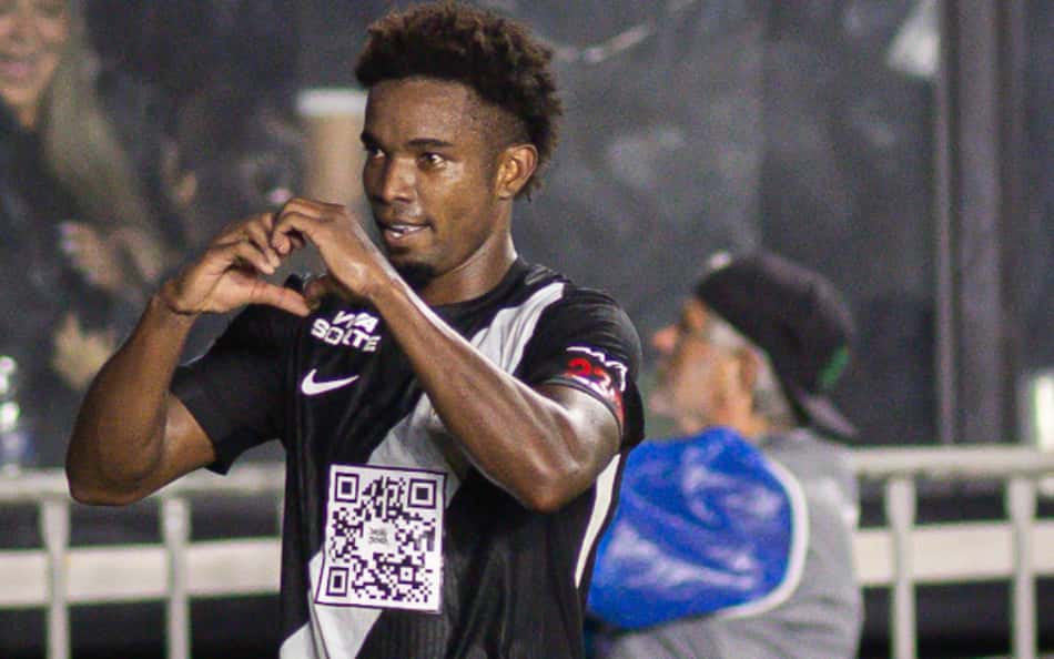 Ação do Vasco com QR Code na camisa explode; veja números