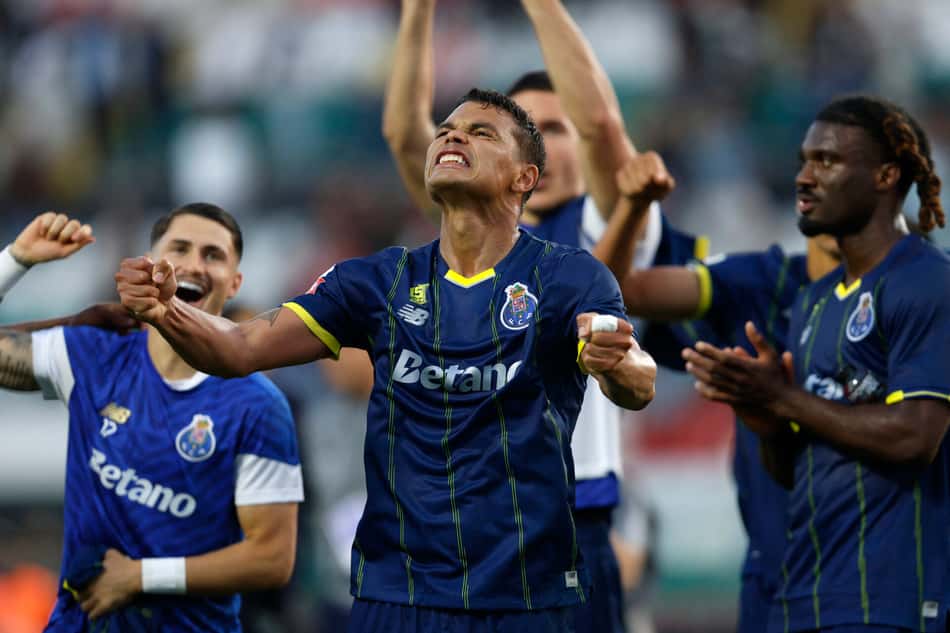 Thiago Silva em ação pelo Porto