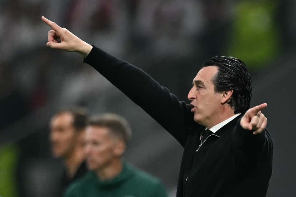 Unai Emery se tornou pentacampeão da Europa League com o Aston Villa (Foto: OZAN KOSE / AFP)