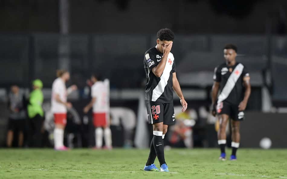 Melhores Momentos: Sob vaias, Vasco perde para o Bragantino e cola no Z-4; dê suas notas