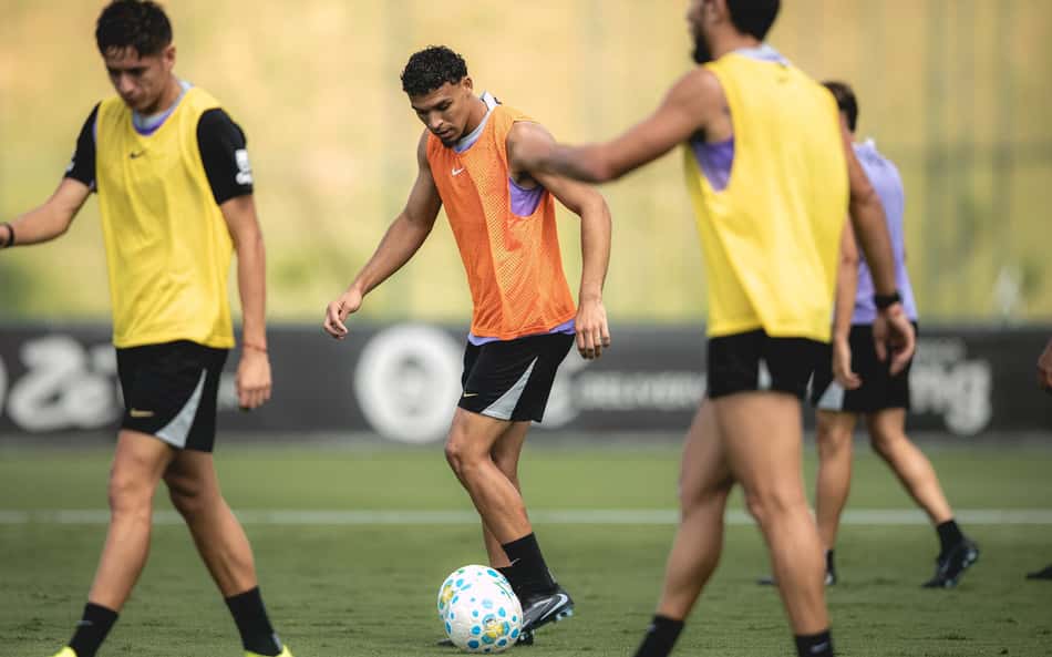 Domínguez pode ter reforços importantes no Atlético para enfrentar o Botafogo