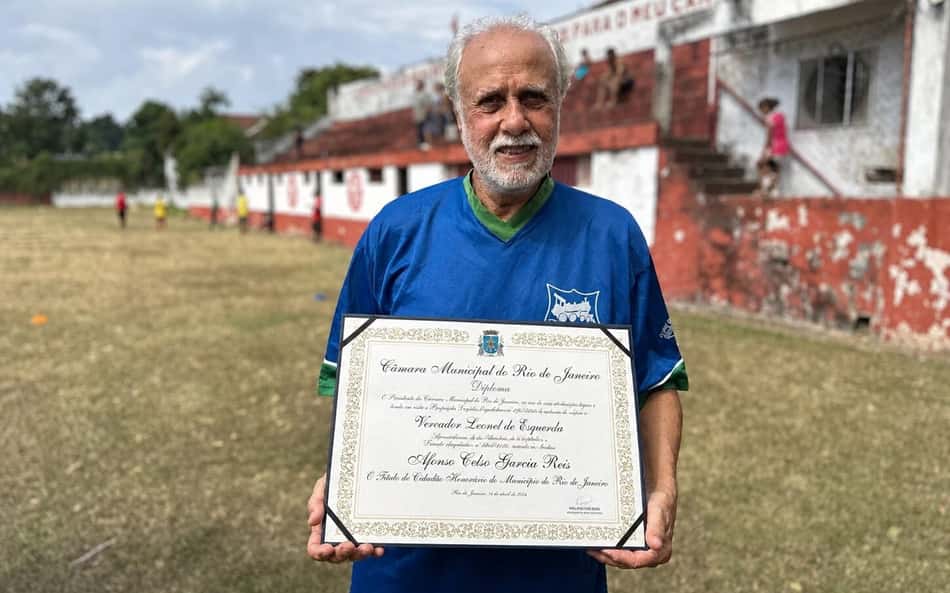 Afonsinho, ex-Botafogo, foi homenageado pela Câmara do Rio (Foto: Divulgação/Ana Beatriz Mazza)