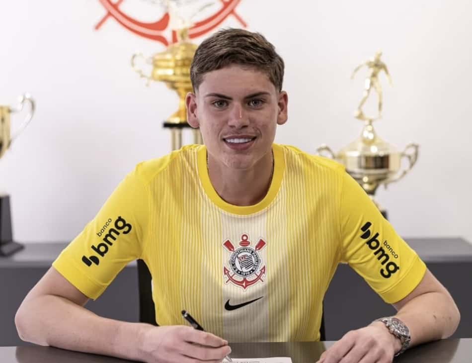 Matheus Alemão renovou com o Timão (Foto: Reprodução/Instagram)