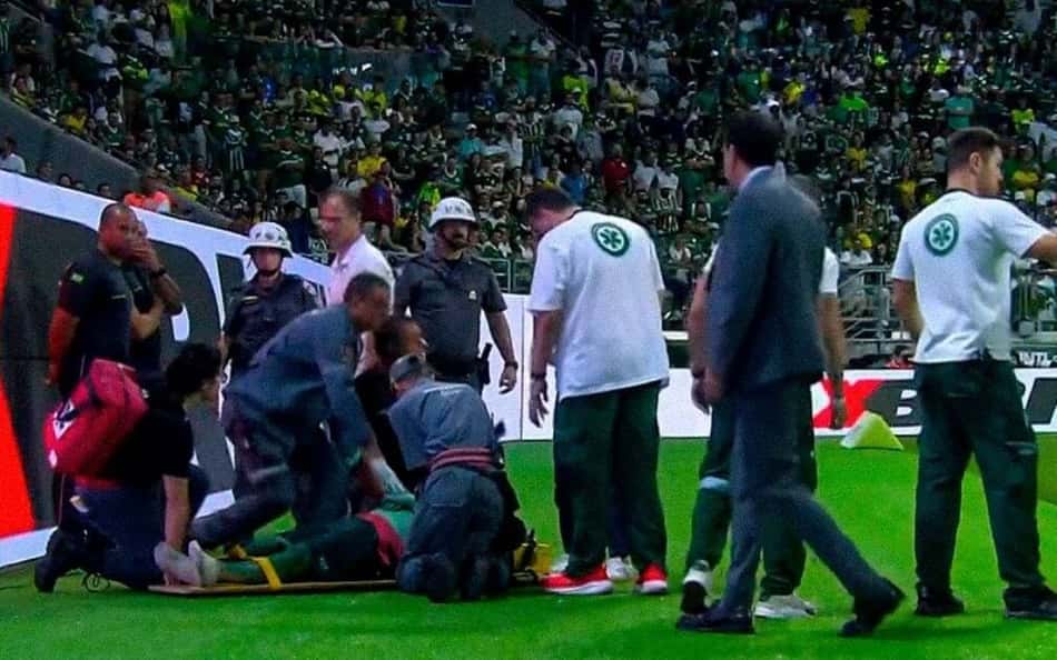 Palmeiras registra BO e bloqueia venda de ingressos para torcedor que invadiu o gramado