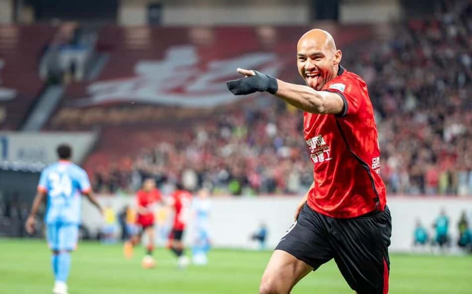 Felipe Silva vive grande fase na China e pode definir futuro nos próximos meses