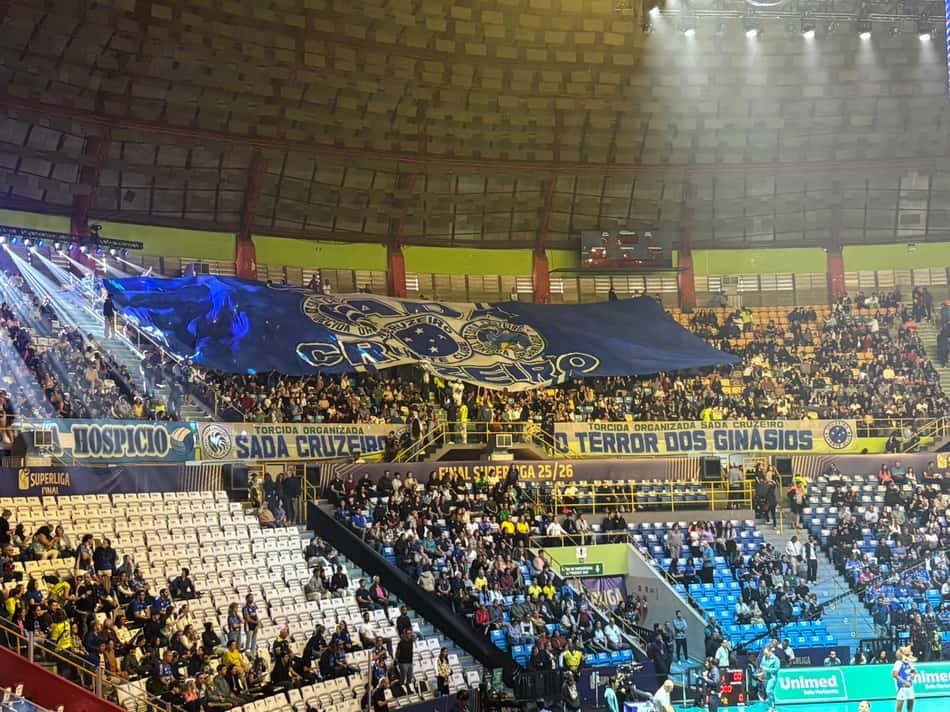 Torcida do Cruzeiro na final da Superliga (Foto: Beatriz Pinheiro/ Lance!)