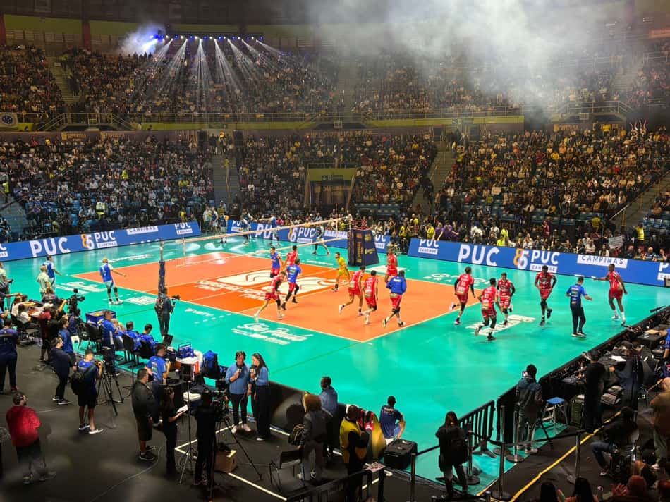 Jogadores aquecem para a final da Superliga Masculina (Foto: Beatriz Pinheiro/ Lance!)