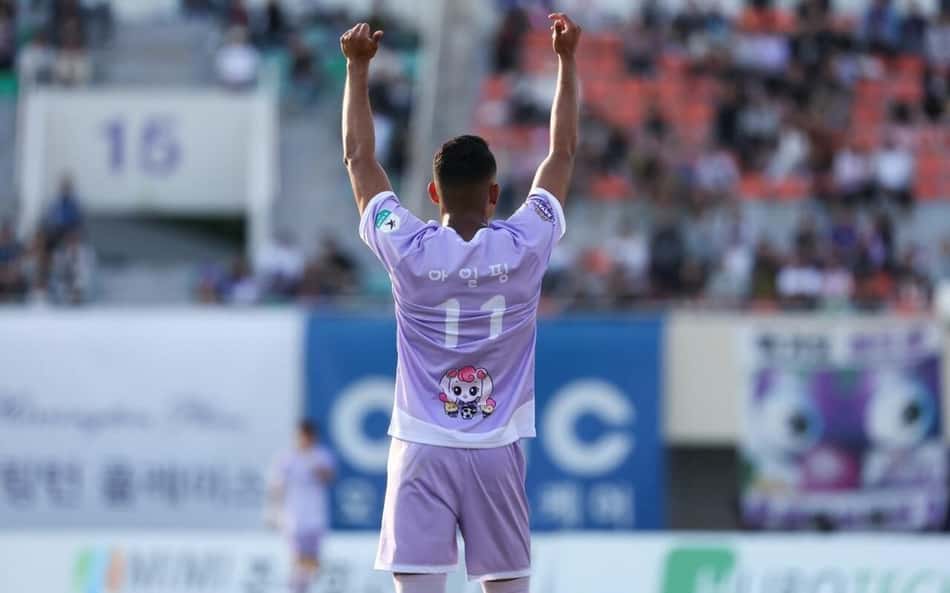 Airton atacante do Anyang