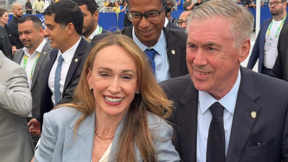 Carlo Ancelotti chega ao Museu do Amanhã para a convocação da Seleção Brasileira (Foto: Fernanda Gondim/ Lance!)