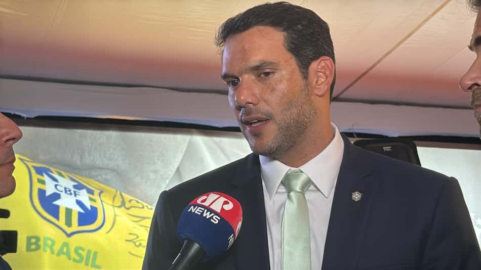 Samir Xaud em entrevista após a convocação da Seleção Brasileira (Foto: Fernanda Gondim/ Lance!)