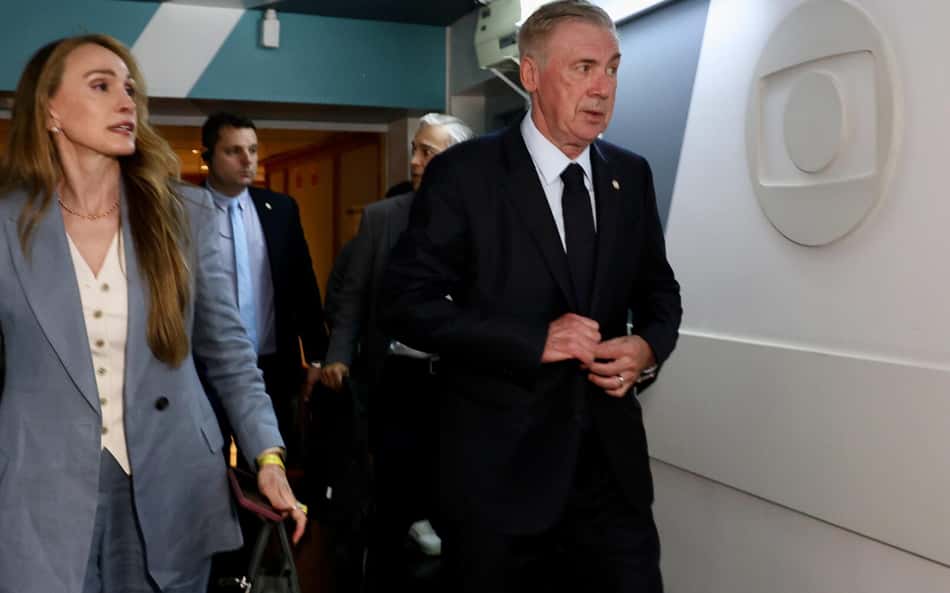 Ancelotti e esposa chegam ao estúdio do Jornal Nacional na Rede Globo