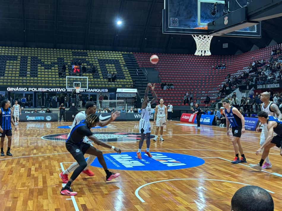 Corinthians e Pinheiros se enfrentam no jogo 2 das semifinais do NBB 2025/26