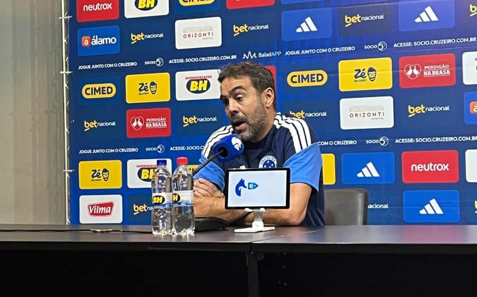 Artur Jorge exalta vitória do Cruzeiro em 'jogo perigoso' contra a Chapecoense
