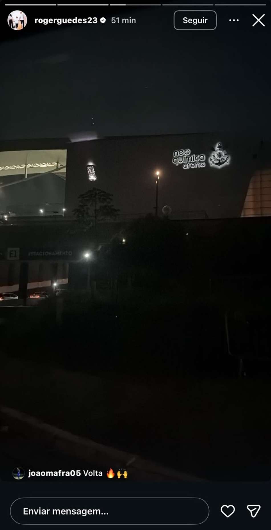 Roger Guedes marcou presença na Arena para acompanhar Corinthians e Atlético-MG