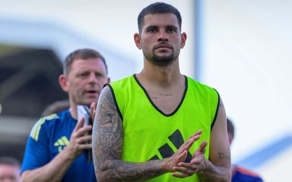 Bruno Guimarães se manifesta após sentir e ser substituído às vésperas da Copa