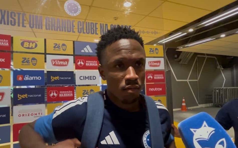 Sinisterra abre o jogo sobre futuro no Cruzeiro