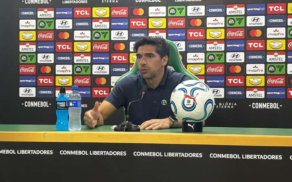 Abel comemora convocação de Flaco e defende tradição na Libertadores: 'O Palmeiras é fortíssimo'