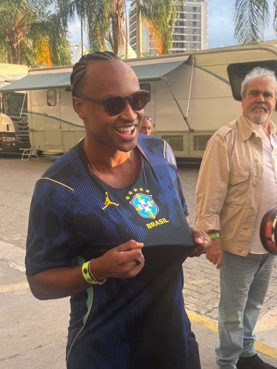 Thiaguinho, cantor e compositor, presente no Maracanã para ver o jogo da Seleção Brasileira contra o Panamá