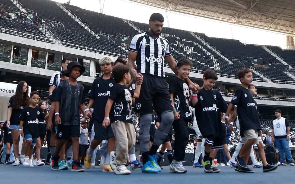 Em despedida, Barboza se emociona após vitória do Botafogo: 'Ninguém vai apagar a história'