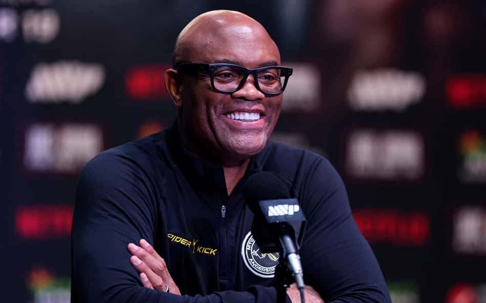 Presidente do UFC desabafa sobre Anderson Silva: 'Não fala comigo até hoje'