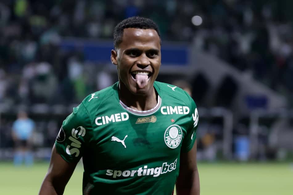 Jhon Arias, do Palmeiras, comemora seu gol contra o Junior Barranquilla, pela Libertadores
