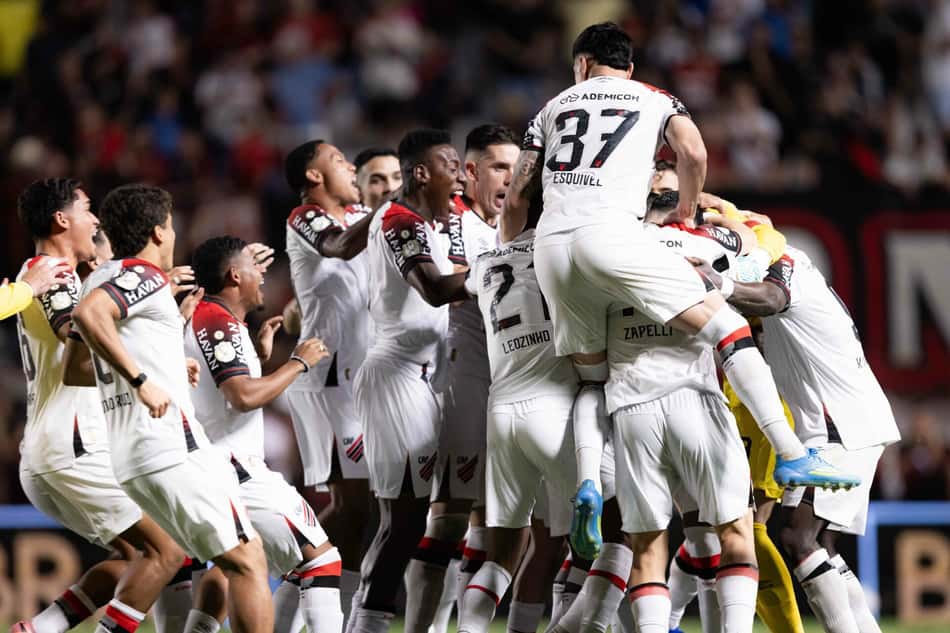 O Athletico-PR eliminou o Atlético-GO da Copa do Brasil (Foto: Heber Gomes/AGIF/Folhapress)