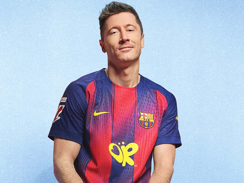 A marca da cantora Olivia Rodrigo estará estampada na camisa do Barcelona no El Clásico (Foto: Reprodução)