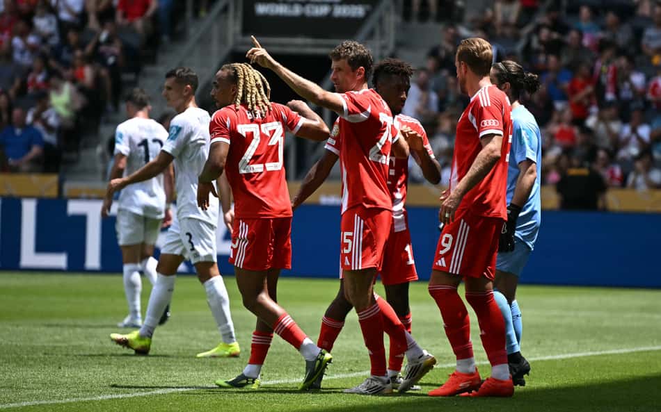 Dirigente do Bayern detona reta final de ídolo no clube: 'Porta-voz'