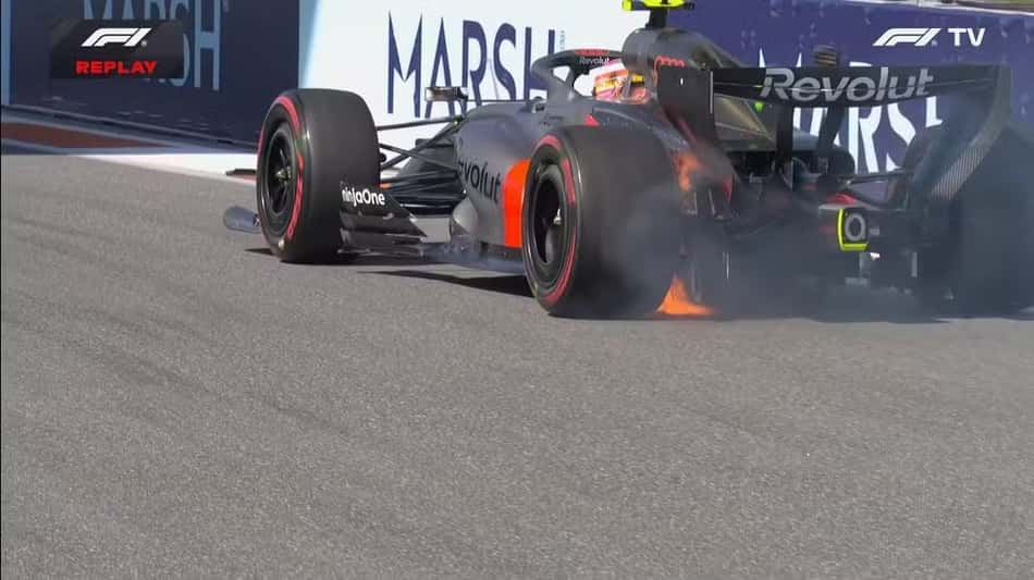 Carro de Gabriel Bortoleto pega fogo durante a classificação do GP de Miami da F1 2026 (Foto: Reprodução/F1TVPro)