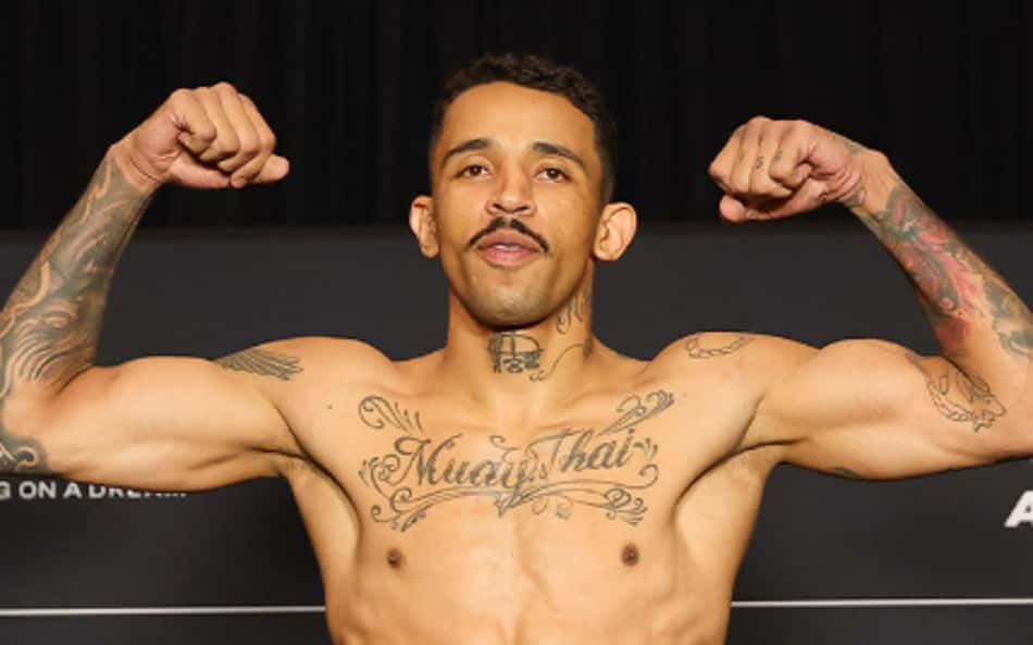 Carlos Prates em pesagem do UFC Perth (Foto: Reprodução/Instagram/UFC Brasil)