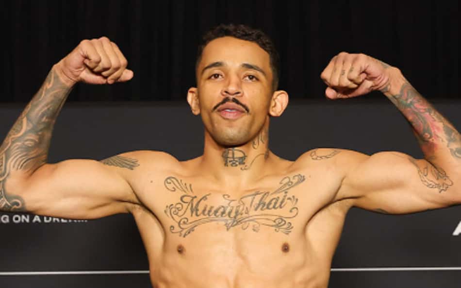 Carlos Prates em pesagem do UFC Perth (Foto: Reprodução/Instagram/UFC Brasil)