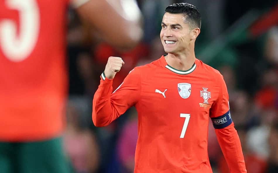 Cristiano Ronaldo marcou dois gols no duelo entre Portugal e Hungria nas Eliminatórias (Foto: PATRICIA DE MELO MOREIRA / AFP)