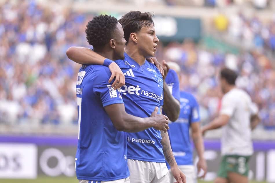 Jogadores do Cruzeiro comemoram gol.(Foto: Araceli Souza/MyPhoto Press/Folhapress) jogos de hoje