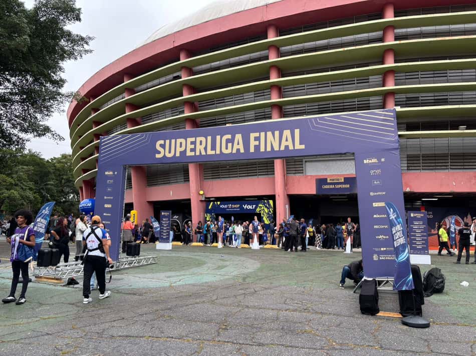 Portões do Ginásio do Ibirapuera foram abertos no início da manhã